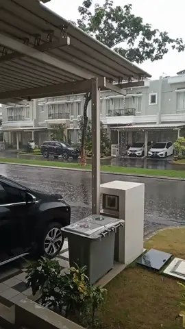 .tangerang selatan hujan terus tiap hari mana kebanjiran rumahnya