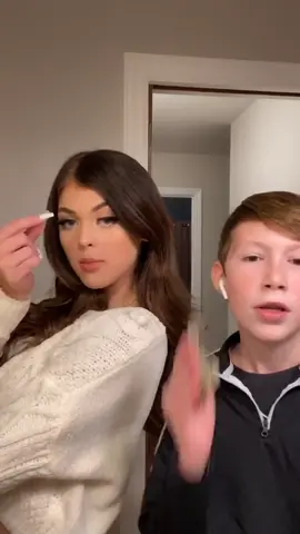 just christmas tingz! teaching my cousin the way