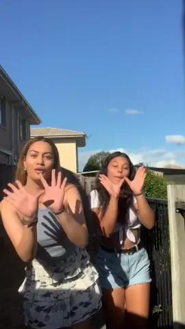 Made a quick dance trend🤷🏽‍♀️ w/ @lexis_skye #foryoupage #fyp #viral #australia #dance