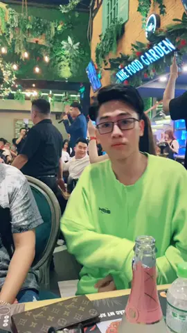 Giao lưu cùng anh Hồ Quang Hiếu bến tàu =)))
