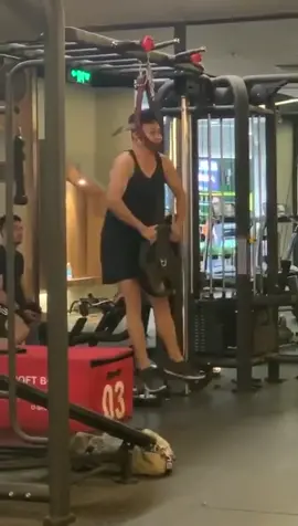 who let this guy in to the gym ? #funny #wtf #gymfail #gym #wrong #fail #fyp #featureme #wearenotthesame #teamwork #meetmyfam #2020vision