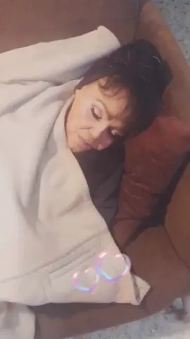 Cuando tu mamá se duerme jajajjajajajjajaja😂😂😂😂😂😂