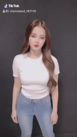 뭘해도 쪼아요 쪼아요 👍🏻 나도 잘 알아요 알아요 👍🏻 Thumbs Up과 모모랜드에게 빠져들 수밖에 없을 거예요 ❤️🎁#모모랜드 #MOMOLAND #낸시 #NANCY #Thumbs_Up