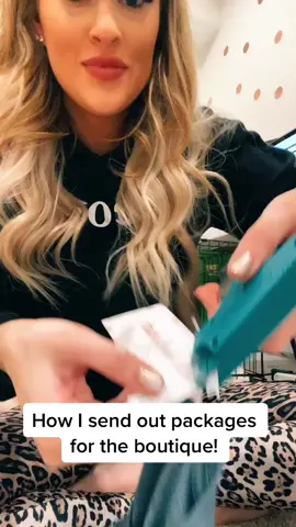 My daily routine of sending out packages! Sending one person a free gift of new clothes who likes and comments on this video 💕 #giveaway