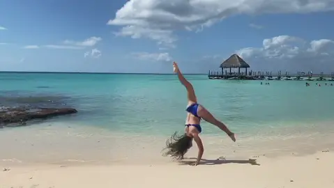 #kézenát #Dominika