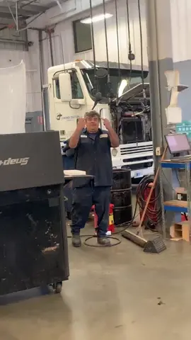 Some coworkers are better than others 😂 #diesel #mechanic #foryou