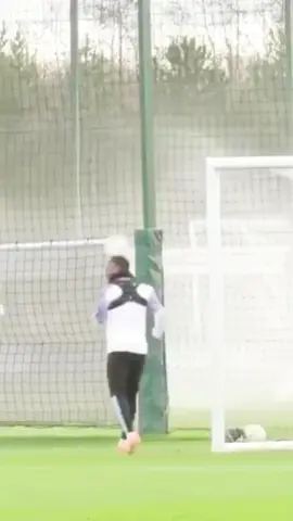 Sterling will have a headache 😂 #ftbl #football #Soccer #foryou #foryoupage #fyp