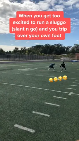 Wait for it🤣😂 #fyp #foryou #foryourpage #Fitness #fitnessmotivation #trainertips #footballchallenge #garyveechallenge #personaltrainer #qbs #wrs