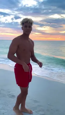 Anyone else love a yummy sunset? 🌞 #handgestures #ThatsWhatILike #beach #fyp #foryou #beachboy #satisfying #water #magic #ocean #latino #hispanic #4u
