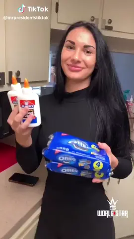 Why she have to do him like that?! 😩😂🍪(via @mrpresidentstiktok) #pranks #foodboard #oreochallenge