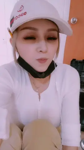 今天屋主两人做小幫手,我在旁邊看热鬧😂😂🥰🥰🤣🤣#我又想你了 #工作日常 #工地跑腿小妹