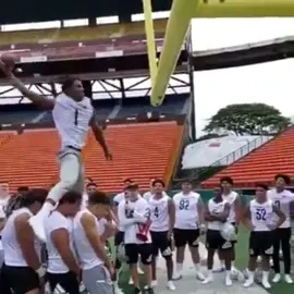 5 star recruit having his own dunk contest👀 (watch until the end) #basketball#NBA#fyp#foryoupage#hoops#dunk