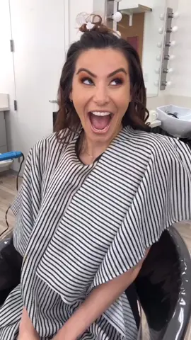 This is how Nastassja gets ready for the show #LatinxNow 💄🎬 #fyp #foryourpage #makeup #beauty #beautyroutine