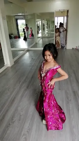 จริตมิสแกรนด์ก้อมาน้องออกัส#จริตนางงาม #สอนเดินแบบ #คลับโมเดล #ครูพี่อ๊อฟฟี่ #missgrand #ชุดราตรี