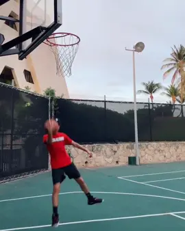 🌴🏀 ￼#TB #TBT #Mexico #basketball #trickshot #ballislife #viral #trend #fyp #fypage #foryoupage #foru #foryou #xyzbca