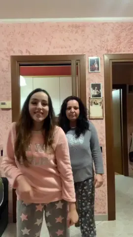 Ho insegnato a mia mamma qualche tik tok 😂