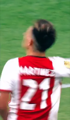 Lisandro Martínez to the rescue! 😯 Can you describe his save in 1 emoji? #ajax #foryou