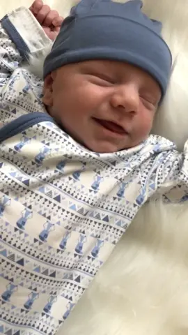 Warning: your ovaries may burst. 👶🏼 #babyfever #fyp #foryourpage #rainbowbaby #viral #newborn