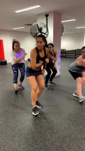 After a Latino Blast dance class we make tiktoks ha ha #foryou #dance @tiktok_australia @tiktok #foryourpage #choregraphy #regueton #Fitness #2020