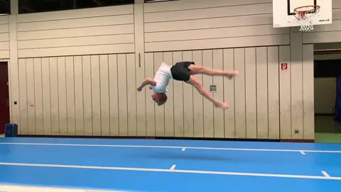 könnt ihr einen rückwartssalto?#foryou #gymnastics #deutschland #teamgym