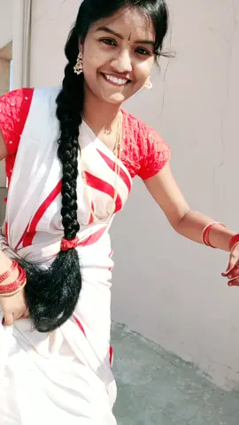 it's not easy to dance for these DJ with saree#poojaswiniadepu #bestfacefoward #telugammai #smiledekedekho #kurradubaboy