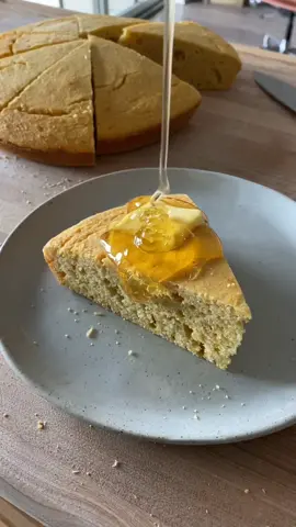 Ah yes, the bread of corn. #food #foryou #foryoupage #fyp #FoodLover #wholesomeplottwist #bigair #Recipe #howto #likeachamp #baking