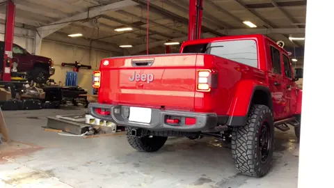 Akins Jeep Gladiator Rubicon Apex Edition 🔥💎#gladiator #jeep #rubicon #firecrackerred #xdseries #nitto #wildwillies