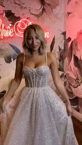 Beautiful either way ❤️ #berta #bertabridal #fashion #bride #wedding #bridalgown #weddingdress #bridallook #weddingdress2020 #miami @itsvickyjustiz