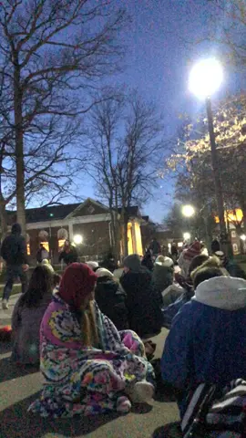 I would wait 4 hours in the cold for @daviddobrik any day. #fyp #xyzbca #daviddobrik #clickbait #college #vlogsquad #jasonnash #natalienoel