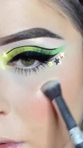 Euphoric feeling brings out my bad b**** side ✨💚  #fyp #euphoria #makeup