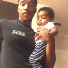 My sons first time eating a strawberry popsicle 😂😂 #funny #funnybaby #dadchallenge #family