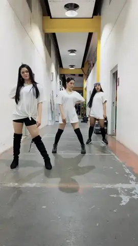 while waiting #foryou #trend #pinoy #ahichallenge