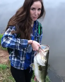 Releasing a fatty! #fishing #largemouth #bass