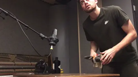 Cute bird flapping. #fy #fyp #foryou #foley #studio #bird #wing #soundeffect #foleyartist #poolz #fly #movie #art #wings #recording #birds #sfx #sound