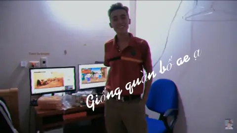 Lần đầu tiên được anh Huy tặng cho quà quần mua tại shop duy thường - Nhìn như quần bố ấy ae ạ😂😆