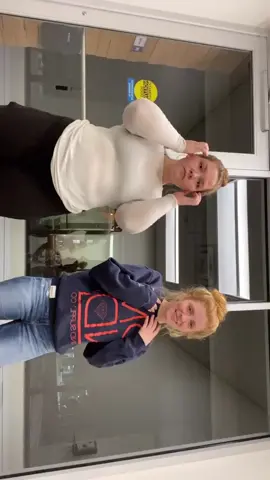 But what is @lizzyenjoyshugs hair doing 😂 #MyInstaxShoutout #favoritemovies #welovepizza #duet #foryou #newname