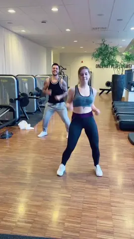Why was everyone in the gym looking at us ? #seanpaul #dance #cabincrew #foruyou #fyp #fup #uktiktok #xyzbca