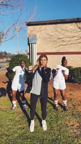 im making them run if this flops lolol JUST KIDDING .... unlesssss ....  @nataba6466 @_mo065_  #gameday #Soccer #coach