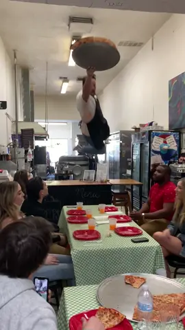 HAHAHA @ the guy who takes a slice at the end lol