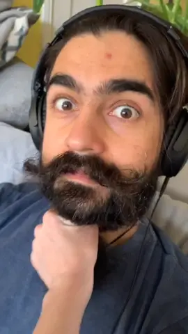 Where’d his chin go? He was less amused than I was #beard #BeatTheZombieFunk #4u #boyfriendchallenge #YourTurnChallenge