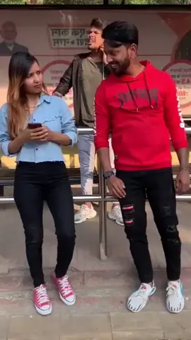 #Blooper Isane to vedio ke chakar me bhai ko sach me chata rakh diya #prankwars #oyeindori