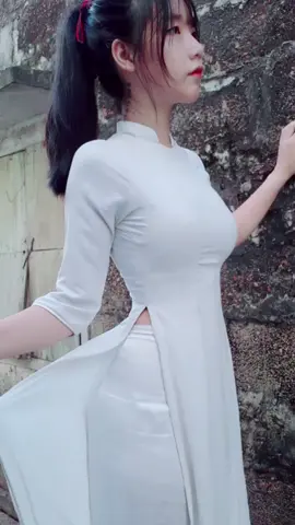 Nước trong quá nước không có cá. Em mặc đồ rộng quá anh lại nghĩ là em không ngon🤦‍♀️💁‍♀️. #hâyzzz  Thôi cho em hỏi anh đói chưa nà?