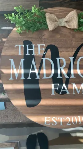 #DIY #diydecor #onediyatthetime #followeme #farmhousedecor #farmhousestyle #behindthescene #doityourself #homedepot #fyp #followmypage #doorhanger