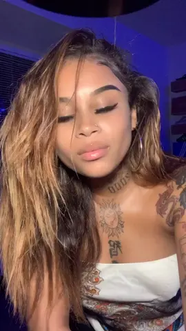 i never act this confident 😂 doing it for the audio but I remember one time I wrote I love asap rocky with chalk when I was tripping