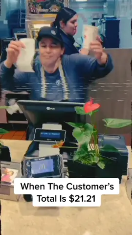 21 #21savage #mcdonalds #work  #tiktok #fyp #foryoupage #foryou #makemefamous #makemeviral