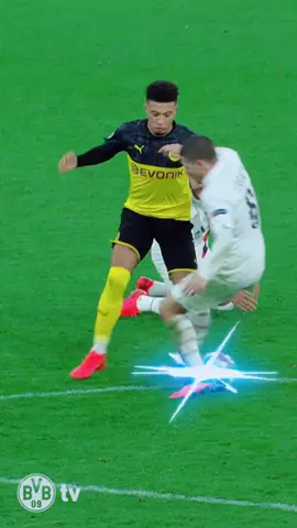 #jadonsancho has the Power! #nutmeg #bvb #borussiadortmund #skills