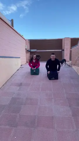 Una carrera en cajas de campo.
