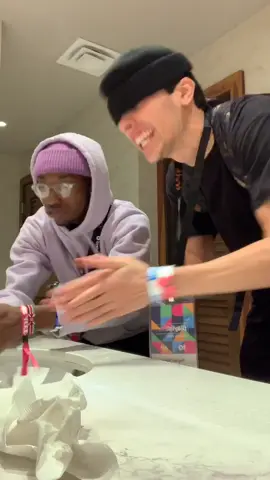 Wash your HANDS 😡 @paytonking