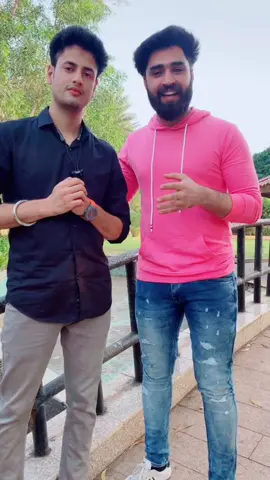 Bhai ye banda bhot door se aya hai ye Bol or sunn nahi sakta 😭#foreyoupage #restykamboj #jugaadiroommates #nehabagga #kambojbrothers @toofansingh007
