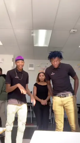 @blackkming our teacher can’t dance lmaoooo😂